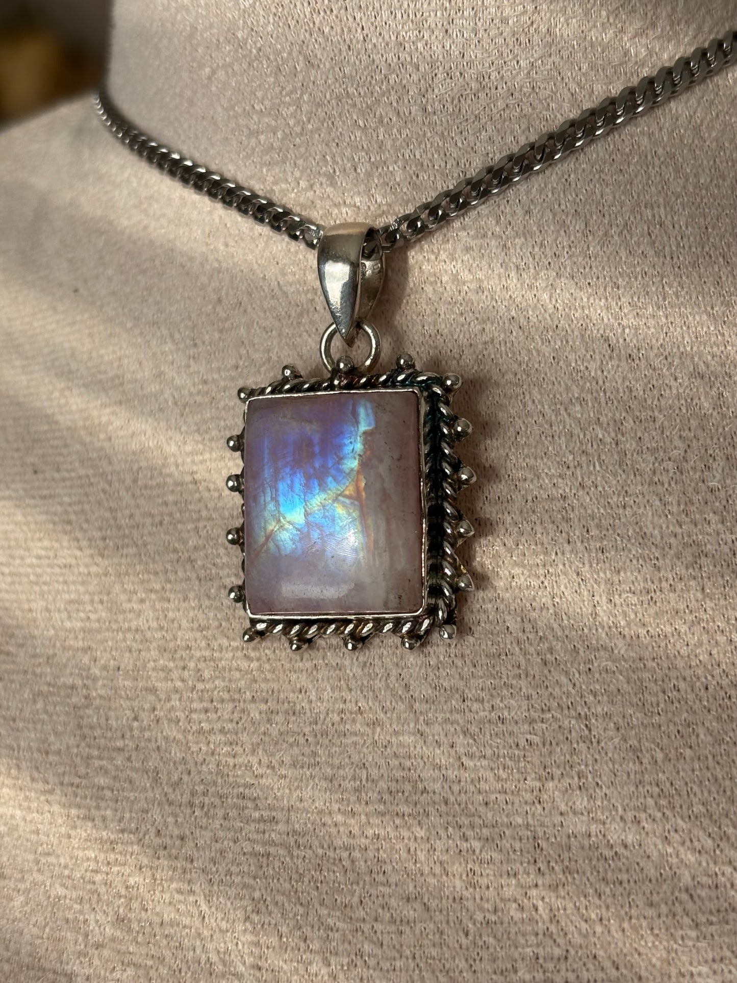 .925 moonstone necklace (square)