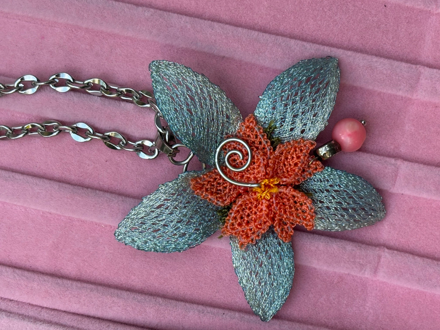 hibiscus necklace