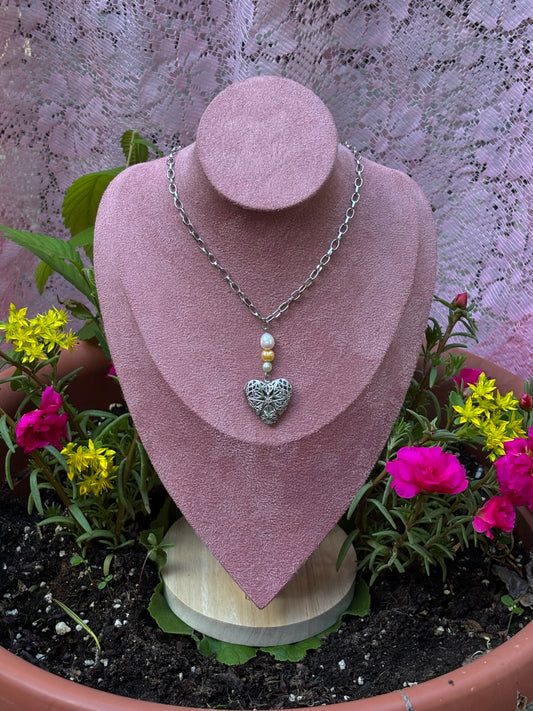 pearl locket necklace