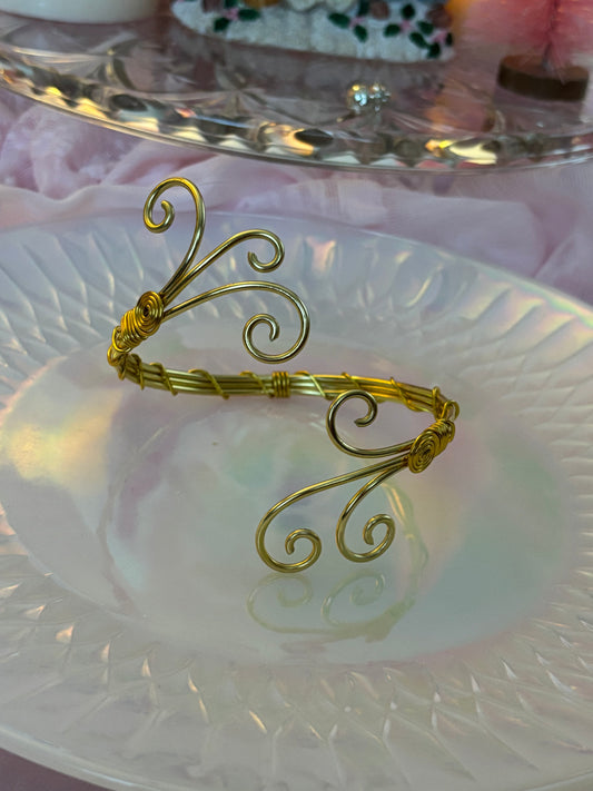 simple triple swirl cuff