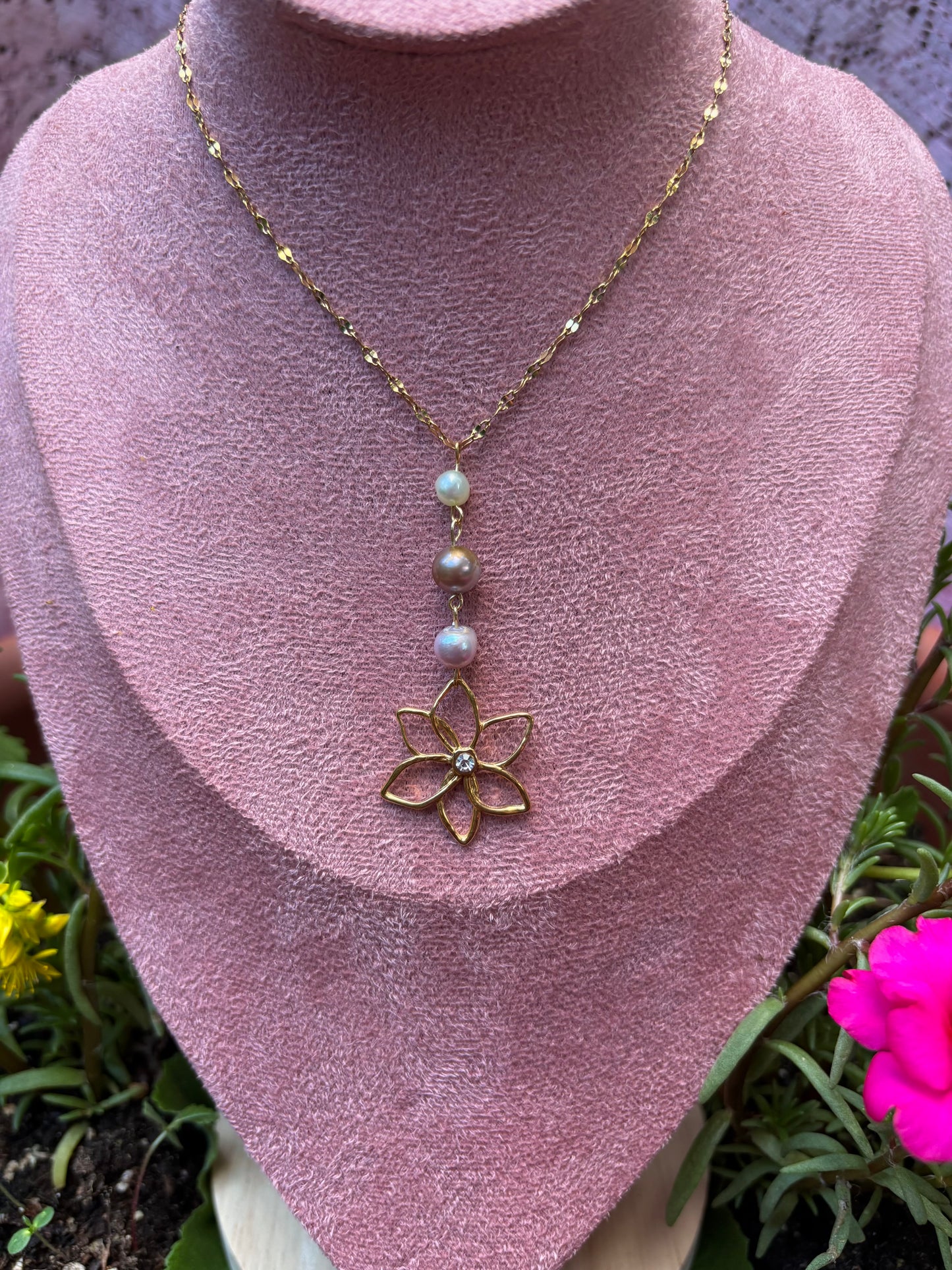 daisy necklace