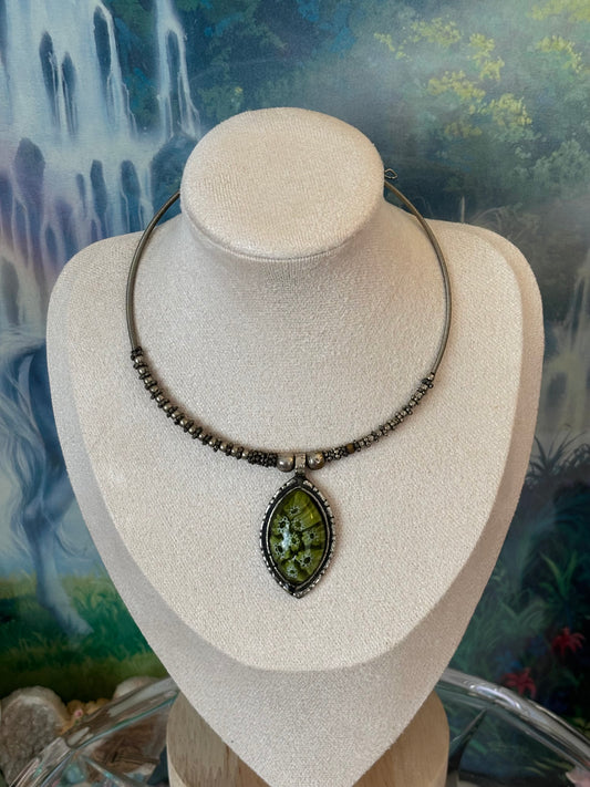 vintage spring collar necklace