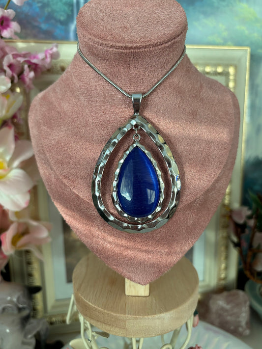 royal teardrop necklace